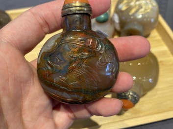 Neuf tabati&egrave;res en agate, Chine, 19/20&egrave;me