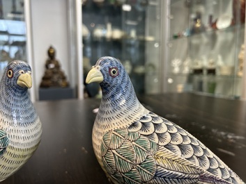 A pair of Chinese verte biscuit pigeons, 19/20th C.