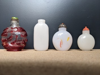 Eight Chinese glass snuff bottles, 19/20th C.