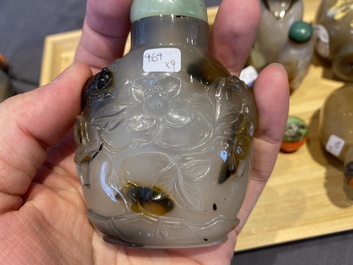 Neuf tabati&egrave;res en agate, Chine, 19/20&egrave;me