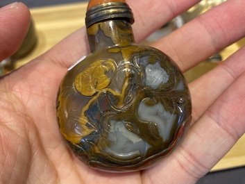 Neuf tabati&egrave;res en agate, Chine, 19/20&egrave;me