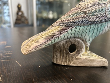 A pair of Chinese verte biscuit pigeons, 19/20th C.