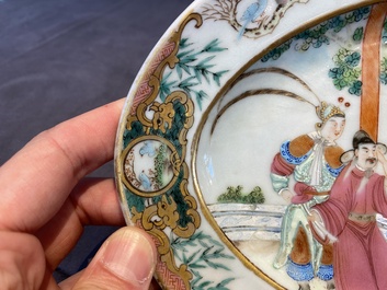 Een Chinese ovalen Canton famille rose schotel, 19e eeuw