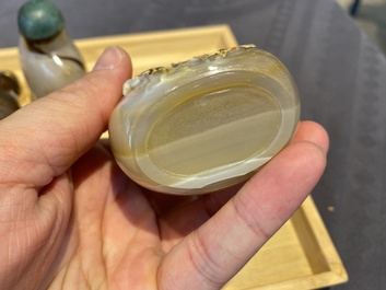 Neuf tabati&egrave;res en agate, Chine, 19/20&egrave;me