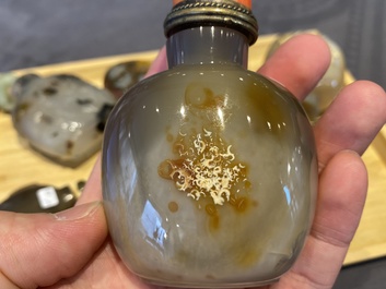 Neuf tabati&egrave;res en agate, Chine, 19/20&egrave;me