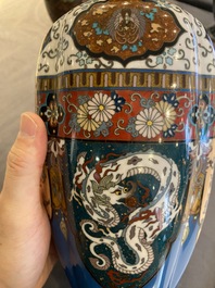 Drie paar Japanse cloisonn&eacute; vazen, Meiji, 19/20e eeuw
