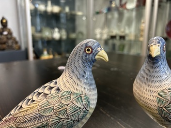 A pair of Chinese verte biscuit pigeons, 19/20th C.