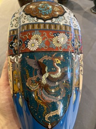 Drie paar Japanse cloisonn&eacute; vazen, Meiji, 19/20e eeuw