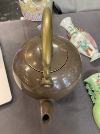 Th&eacute;i&egrave;re couverte en gr&egrave;s de Yixing poli pour le march&eacute; thai, Chine, 19&egrave;me