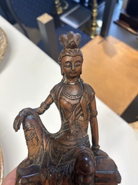 Deux sculptures en bois figurant Guanyin et Tudigong, Chine, Qing