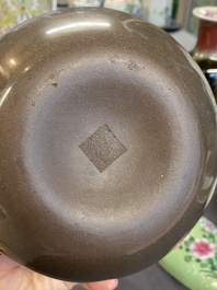 Th&eacute;i&egrave;re couverte en gr&egrave;s de Yixing poli pour le march&eacute; thai, Chine, 19&egrave;me