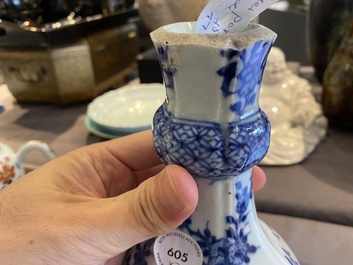Zeven stukken Chinees blauw-wit porselein, Kangxi/Qianlong