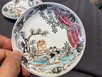 Een paar Chinese famille rose koppen en schotels met tortelduiven, Qianlong