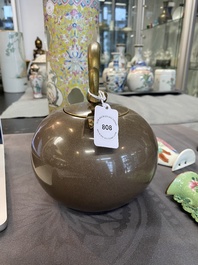 Th&eacute;i&egrave;re couverte en gr&egrave;s de Yixing poli pour le march&eacute; thai, Chine, 19&egrave;me