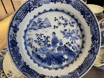 Zeven stukken Chinees blauw-wit porselein, Kangxi/Qianlong