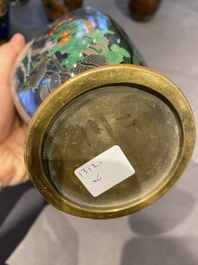Drie paar Japanse cloisonn&eacute; vazen, Meiji, 19/20e eeuw