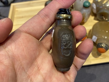 Neuf tabati&egrave;res en agate, Chine, 19/20&egrave;me