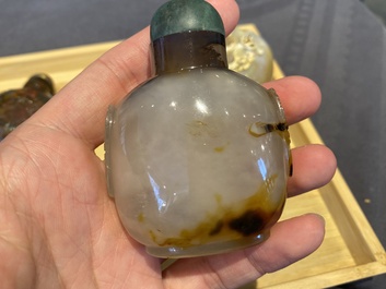 Neuf tabati&egrave;res en agate, Chine, 19/20&egrave;me