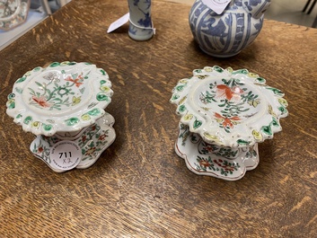 Een paar Chinese famille verte zoutvaten, Kangxi
