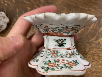 Een paar Chinese famille verte zoutvaten, Kangxi