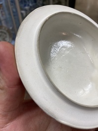 Een Chinese cr&egrave;mekleurige dekselpot, Noordelijke Song
