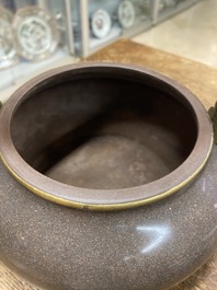 Th&eacute;i&egrave;re couverte en gr&egrave;s de Yixing poli pour le march&eacute; thai, Chine, 19&egrave;me