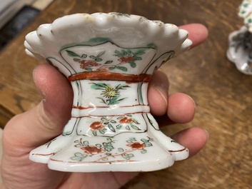 Een paar Chinese famille verte zoutvaten, Kangxi
