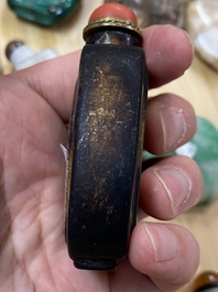 15 Chinese hardstone, glass and walnut snuff bottles, 19/20th C.