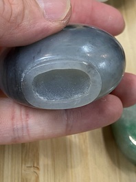 15 Chinese hardstone, glass and walnut snuff bottles, 19/20th C.