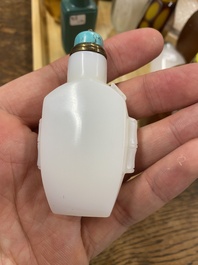 19 Chinese glass snuff bottles, 19/20th C.