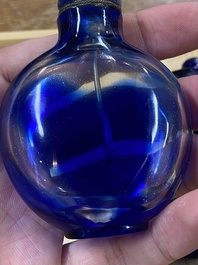 Eight Chinese glass snuff bottles, 19/20th C.