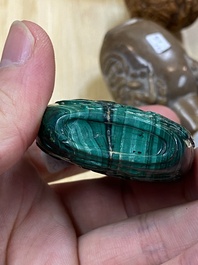 15 Chinese hardstone, glass and walnut snuff bottles, 19/20th C.