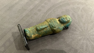 Six oushebtis en fritte &eacute;maill&eacute;e verte et turquoise, Egypte, Basse &eacute;poque