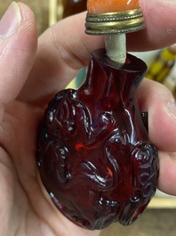 19 Chinese glass snuff bottles, 19/20th C.