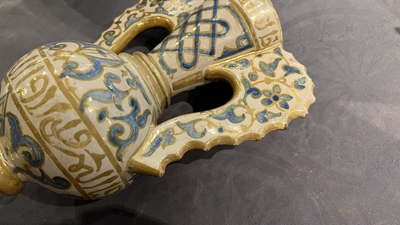 Deux vases hispano-mauresques &agrave; &eacute;mail lustr&eacute; de type 'Alhambra' et un vase en bois incrust&eacute; de pierres, Espagne et Afrique du Nord, 19/20&egrave;me