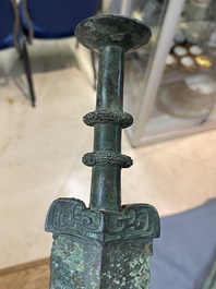 Een Chinees bronzen zwaard, Periode der Strijdende Staten, 5/4e eeuw v.C.