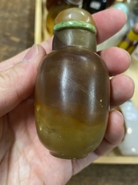 19 Chinese glass snuff bottles, 19/20th C.