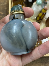 19 Chinese glass snuff bottles, 19/20th C.