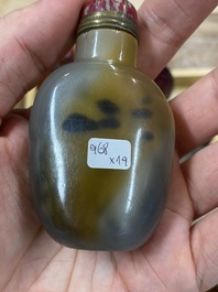 19 Chinese glass snuff bottles, 19/20th C.