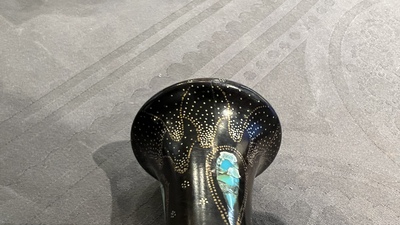 Deux vases hispano-mauresques &agrave; &eacute;mail lustr&eacute; de type 'Alhambra' et un vase en bois incrust&eacute; de pierres, Espagne et Afrique du Nord, 19/20&egrave;me