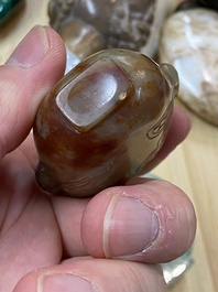 15 Chinese hardstone, glass and walnut snuff bottles, 19/20th C.