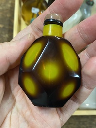 19 Chinese glass snuff bottles, 19/20th C.