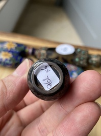 Zes Chinese snuifflessen in zilver en cloisonn&eacute;, 19/20e eeuw