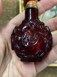 19 Chinese glass snuff bottles, 19/20th C.