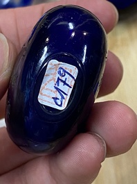Eight Chinese glass snuff bottles, 19/20th C.
