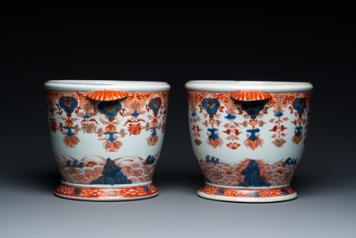 Paire de rafraichissoirs en porcelaine de Chine de style Imari, Qianlong