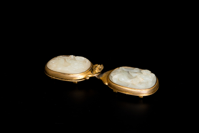 Vijf Chinese riemornamenten in witte jade, Qing