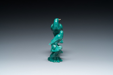 A Chinese emerald green jadeite 'birds' group and a goldstone sculpture of Buddha, 19/20th C.