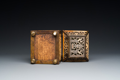 Coffret en os de morse r&eacute;ticul&eacute; aux montures en laiton, Kholmogory, Russie, 17&egrave;me