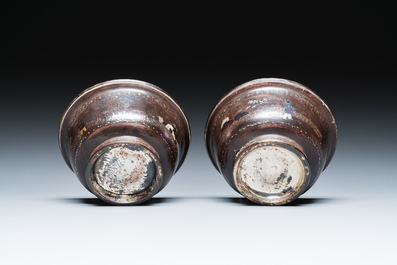 Two Chinese lac-burgaut&eacute; bowls with silvered interiors, Kangxi